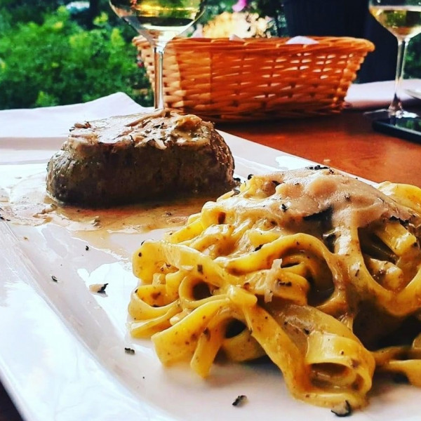 Restaurant Lino, Restaurant Lino - fish and meat specialties on the promenade in the heart of Rabac Rabac
