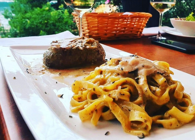 Fish Specialties and Fantastic Meat Dishes, Restaurant Lino - fish and meat specialties on the promenade in the heart of Rabac Rabac